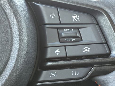 Used 2025 Subaru Crosstrek 2.5i Limited w/ Popular Package #3A image 32