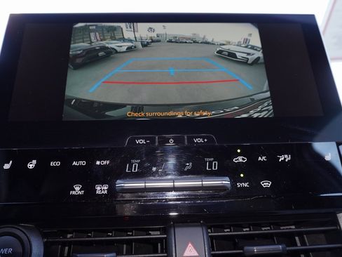 Certified 2025 Toyota bZ4X FWD image 18