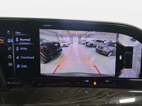 Used 2024 Cadillac Escalade Premium Luxury RWD image 23