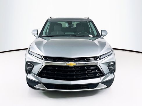 Used 2024 Chevrolet Blazer LT w/ Convenience Package image 2