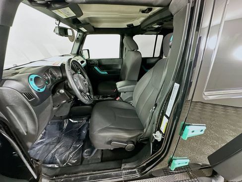 Certified 2018 Jeep Wrangler Unlimited Sport S AWD/4WD image 25