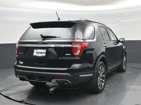 Used 2018 Ford Explorer Platinum AWD/4WD image 2