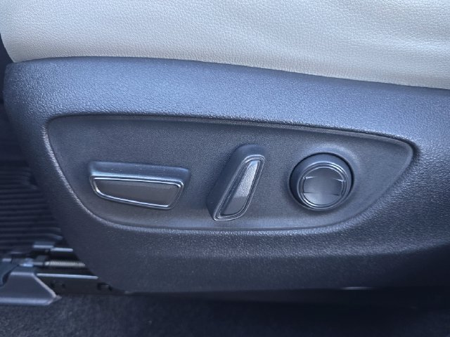 Used 2024 Toyota Grand Highlander AWD Hybrid image 19