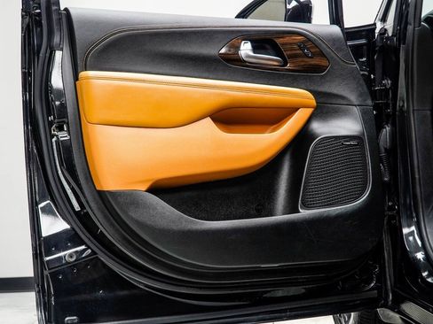 Used 2022 Chrysler Pacifica Pinnacle image 38