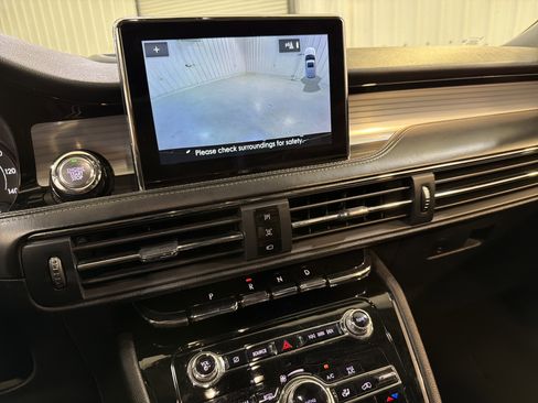 Used 2021 Lincoln Corsair FWD w/ Equipment Group 101A image 18