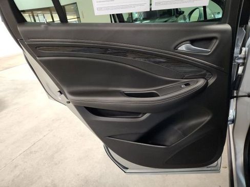 Used 2018 Buick Envision Premium w/ Driver Confidence Package image 26