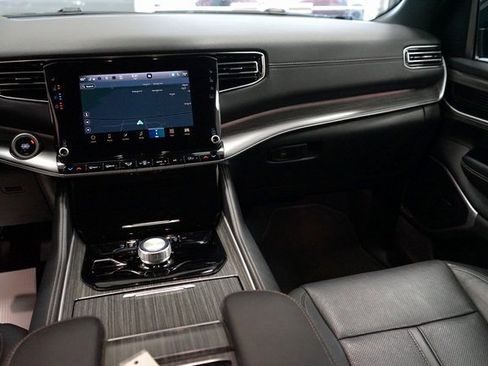 Used 2024 Jeep Wagoneer Series II w/ Flexible Seating Group image 13