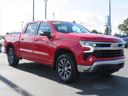 Used 2022 Chevrolet Silverado 1500 LT AWD/4WD image 3
