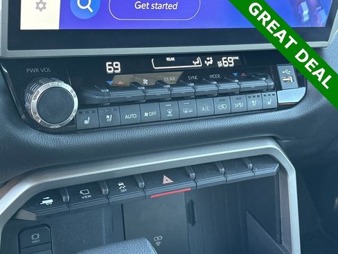 Used 2025 Toyota Sequoia Limited image 24