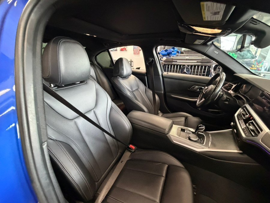 Used 2022 BMW 330i Sedan w/ M Sport Package RWD image 49