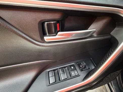 Used 2022 Toyota RAV4 XLE w/ Convenience Package image 27