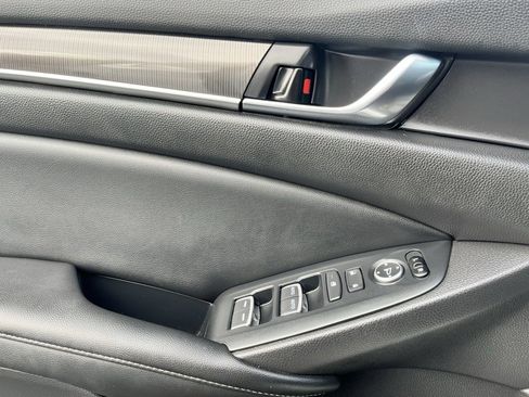 Used 2022 Honda Accord Sport image 11