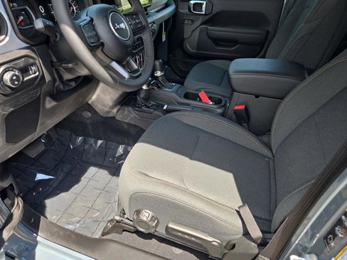 New 2025 Jeep Gladiator Sport image 31