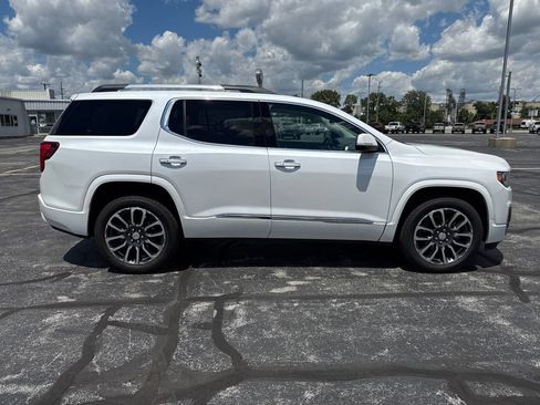 Used 2020 GMC Acadia Denali w/ Technology Package FWD image 9