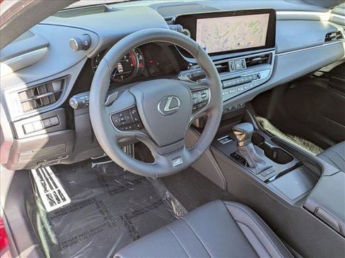 Used 2025 Lexus ES 350 F Sport image 10