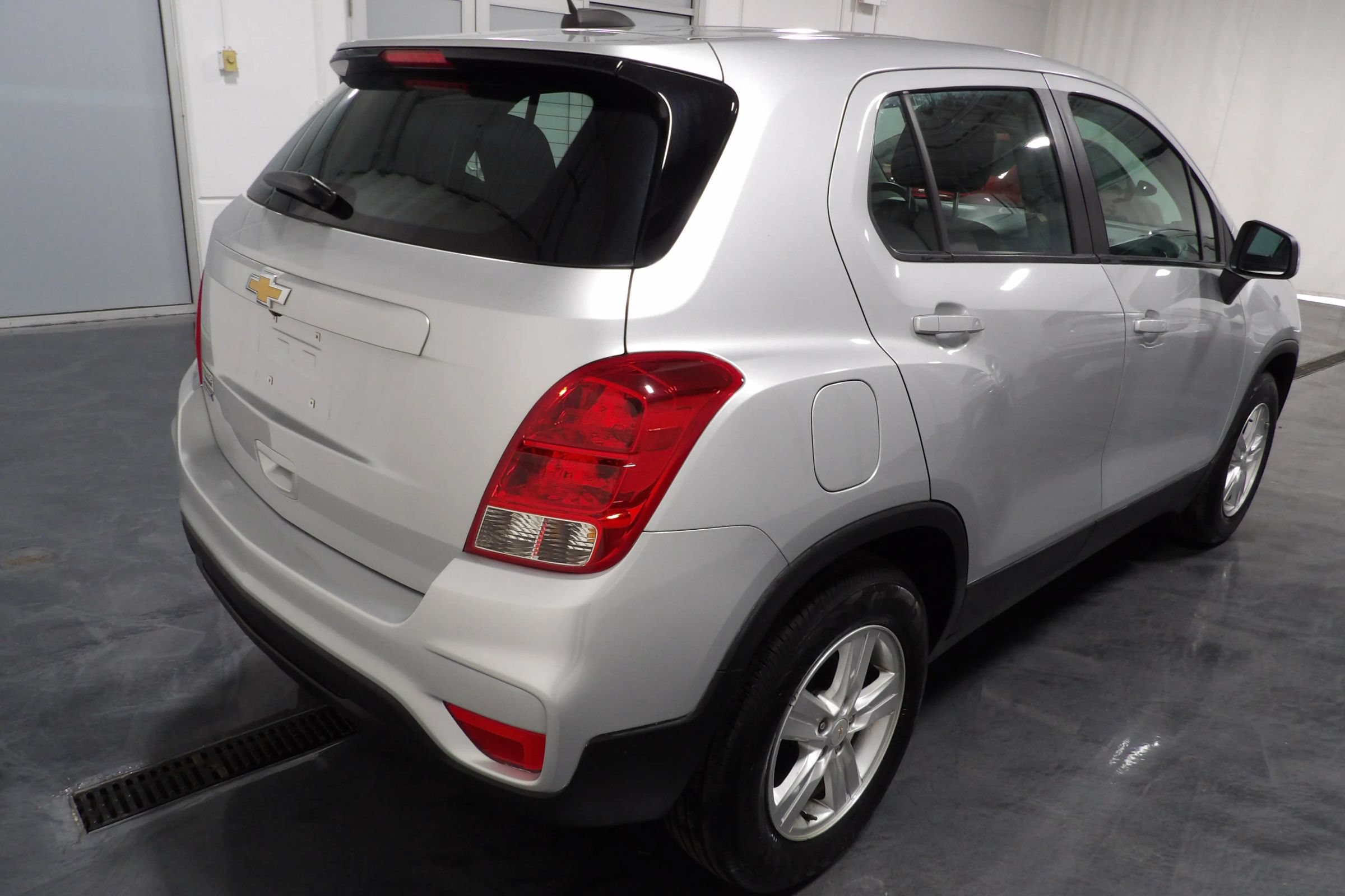 Used 2021 Chevrolet Trax LS FWD image 4