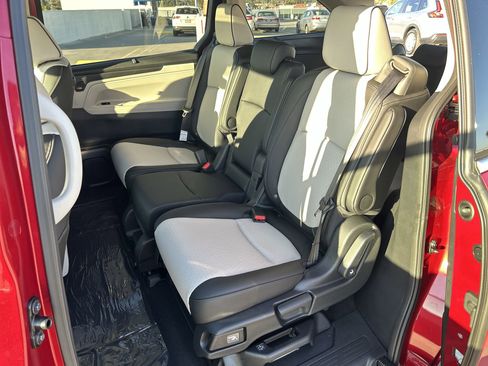 New 2026 Honda Odyssey Elite image 25