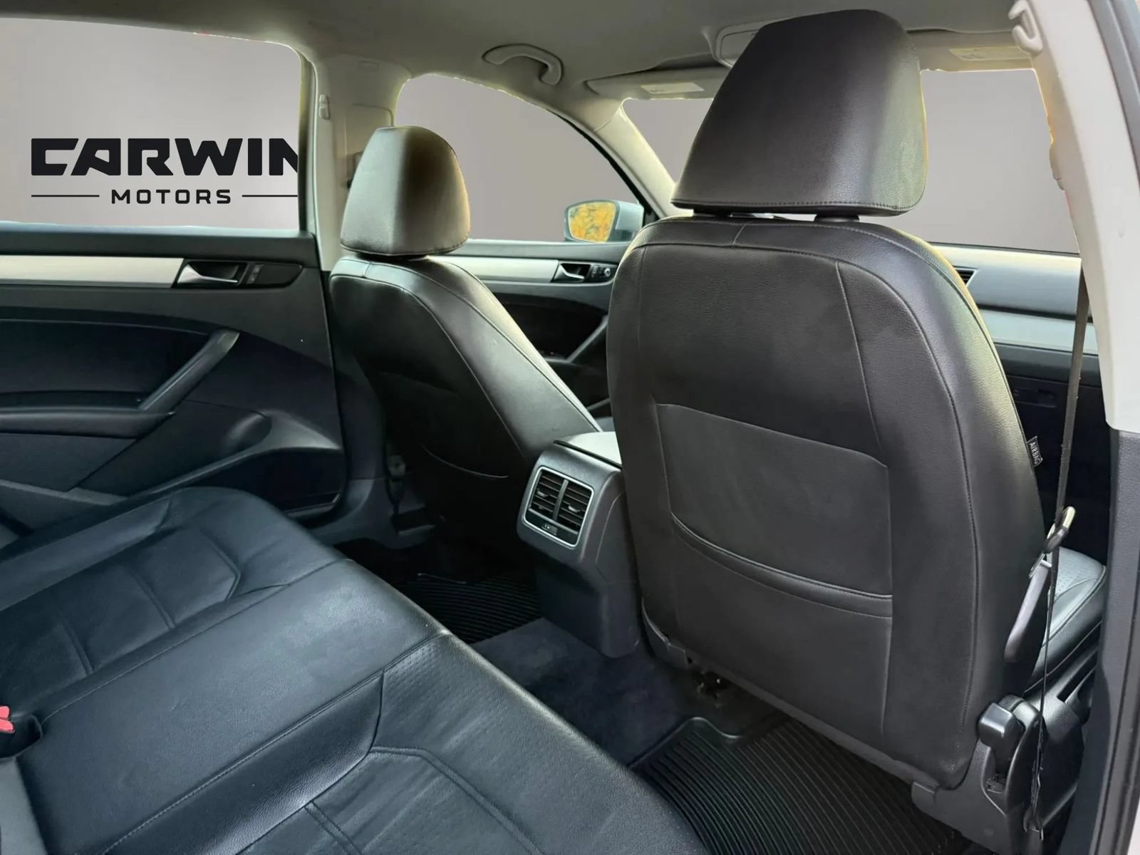 Used 2013 Volkswagen Passat 2.5 SE FWD image 24