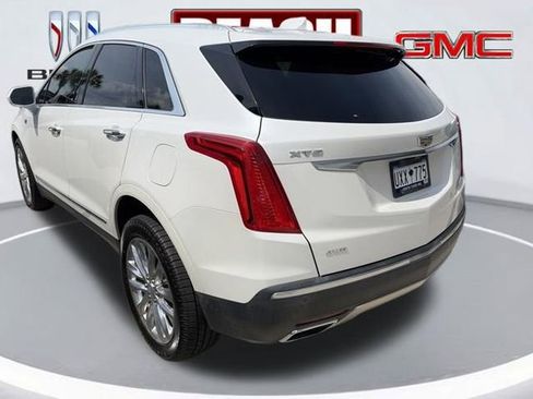 Used 2017 Cadillac XT5 Platinum AWD/4WD image 3