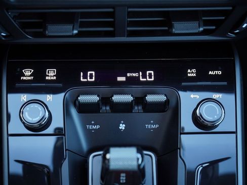 Used 2025 Porsche 911 Carrera image 22