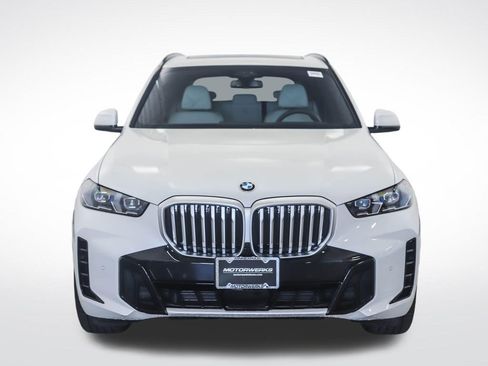 Used 2026 BMW X5 xDrive40i w/ M Sport Package AWD/4WD image 8