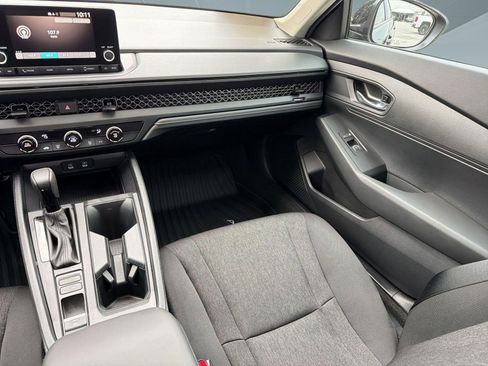 Used 2025 Honda Accord LX image 29