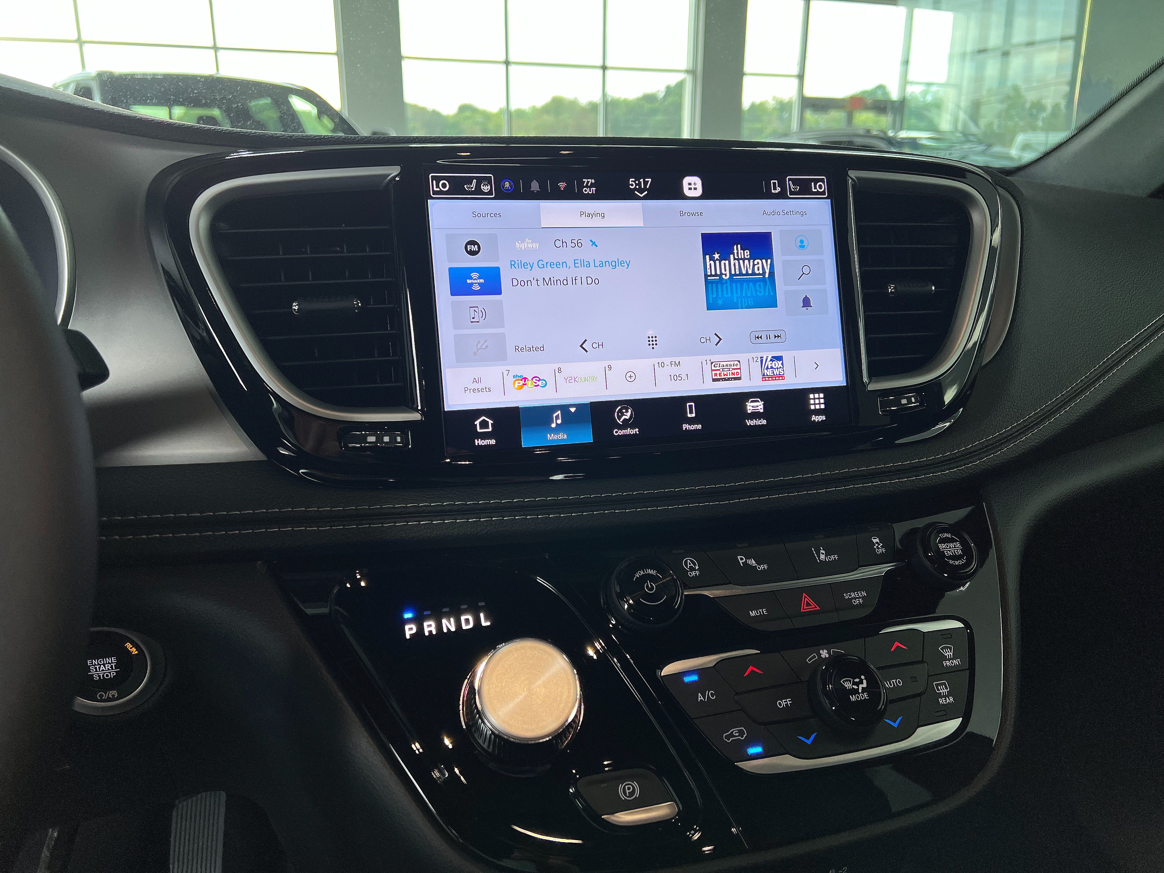 New 2027 Chrysler Pacifica Select FWD image 13