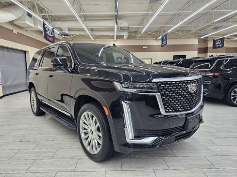Used 2021 Cadillac Escalade Premium Luxury RWD image 4