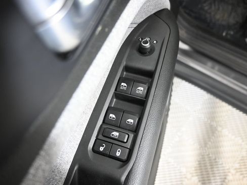 Used 2023 Jeep Compass Latitude w/ Convenience Group AWD/4WD image 19