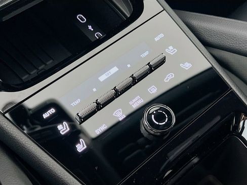 New 2026 Porsche Cayenne image 18