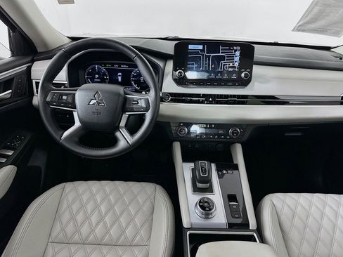 Used 2024 Mitsubishi Outlander SEL Black Edition image 25