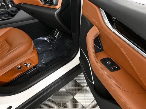Used 2022 Maserati Levante GT image 25