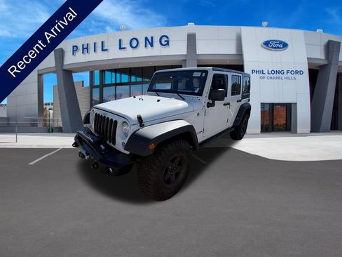 Used 2018 Jeep Wrangler Unlimited Rubicon w/ Connectivity Group AWD/4WD image 1