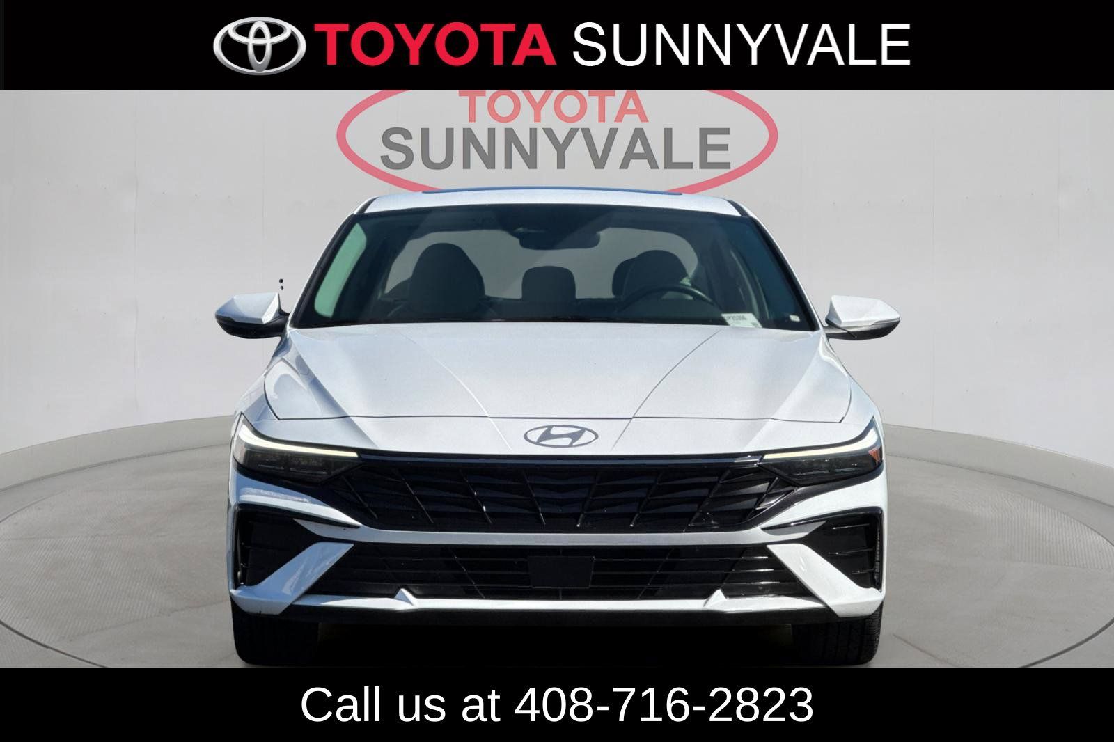 Used 2025 Hyundai Elantra Limited FWD image 11