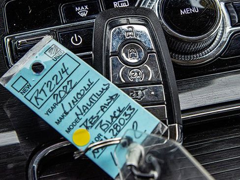 Used 2022 Lincoln Nautilus Reserve w/ Equipment Group 202A image 24