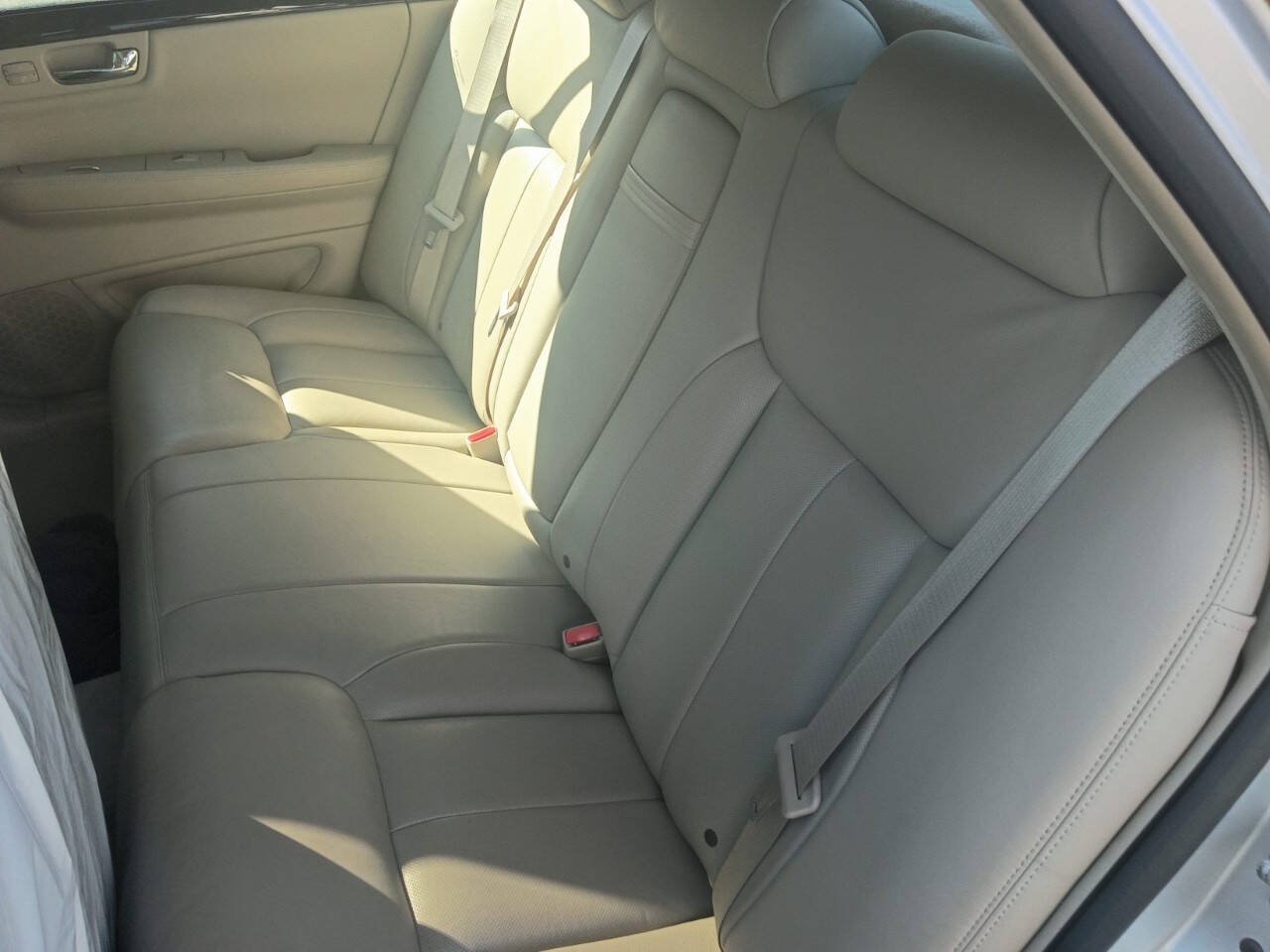 Used 2010 Cadillac DTS Luxury FWD image 9
