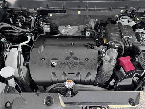 Used 2024 Mitsubishi Outlander Sport SE image 17