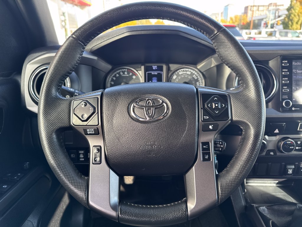 Certified 2022 Toyota Tacoma TRD Off-Road AWD/4WD image 14