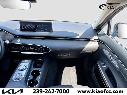 Used 2025 Genesis GV70 2.5T AWD/4WD image 18