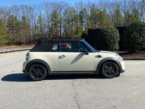 Used 2014 MINI Cooper Convertible image 5