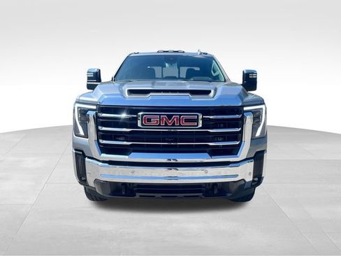 Used 2025 GMC Sierra 2500 SLT w/ SLT Premium Package image 2