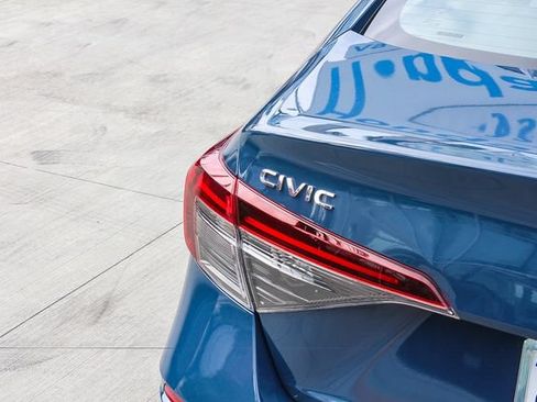 Used 2025 Honda Civic Sport Touring image 8