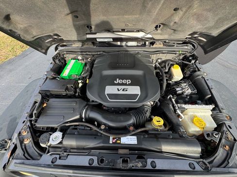 Used 2014 Jeep Wrangler Rubicon w/ Dual Top Group image 17