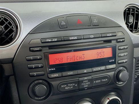 Used 2013 MAZDA MX-5 Miata Club image 17