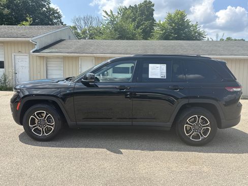 Used 2022 Jeep Grand Cherokee Trailhawk w/ Luxury Tech Group III AWD/4WD image 8