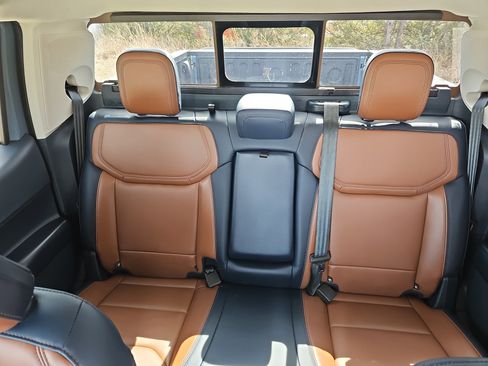 Used 2022 Ford Maverick Lariat w/ Lariat Luxury Package image 18