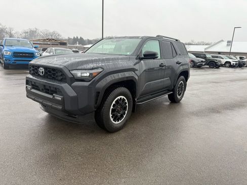 Used 2025 Toyota 4Runner TRD Off-Road Premium w/ Tow Technology Package image 3