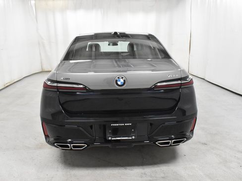 Used 2024 BMW 760i xDrive w/ Executive Package image 5
