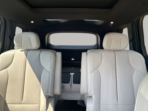 New 2026 Cadillac Vistiq Luxury image 34