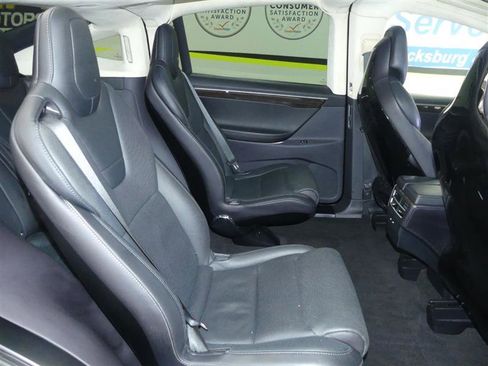 Used 2016 Tesla Model X 90D image 15